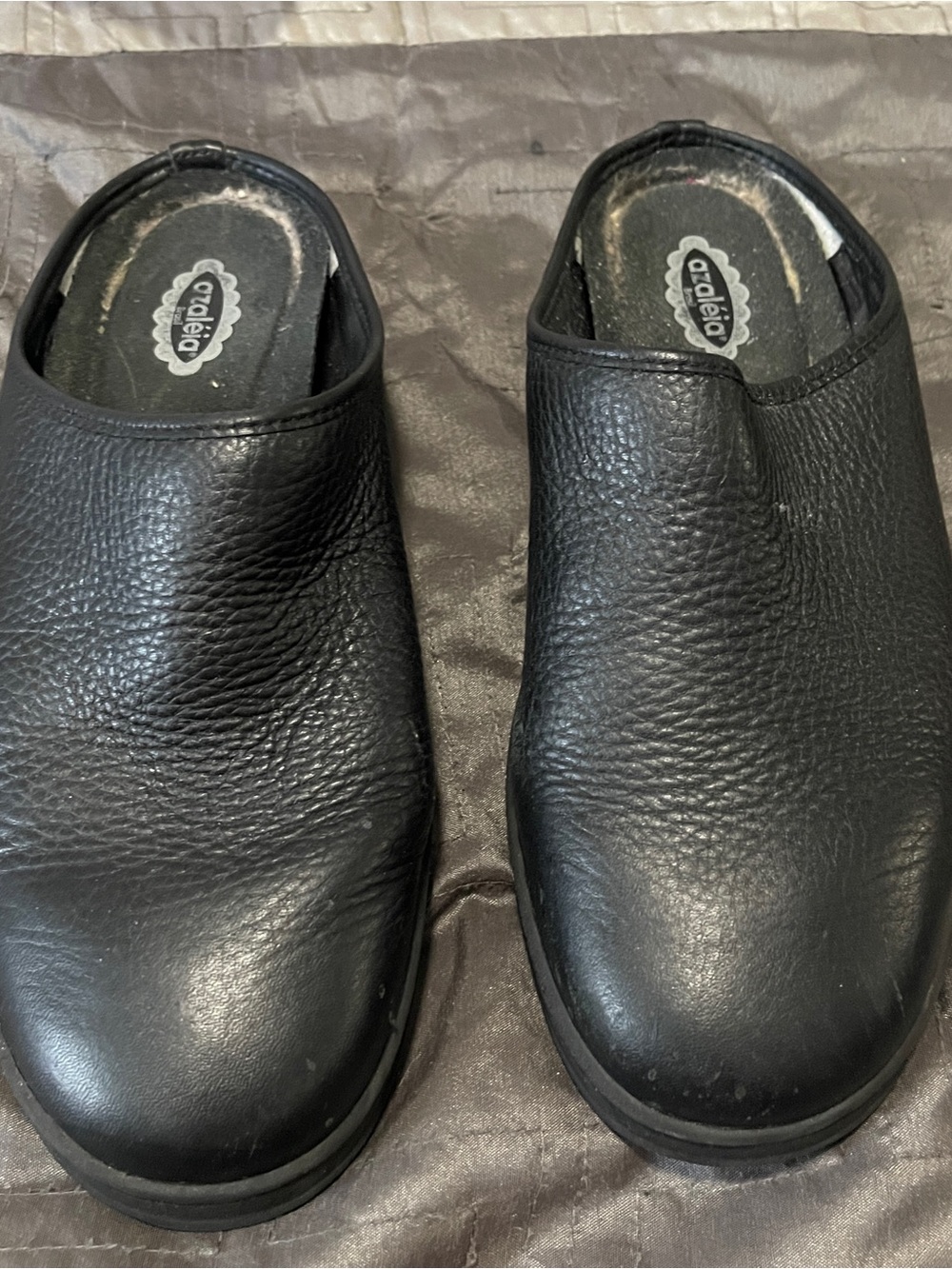 Women Black Slip-On Clogs